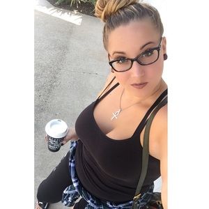 Meet your Posher, Emeline